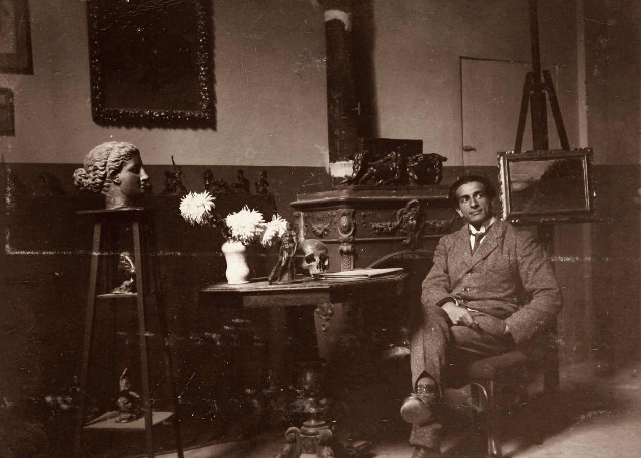 De beeldhouwer Mario Pelagatti in zijn studio, Florence, 20/11/1920 door Alberto Fierli
