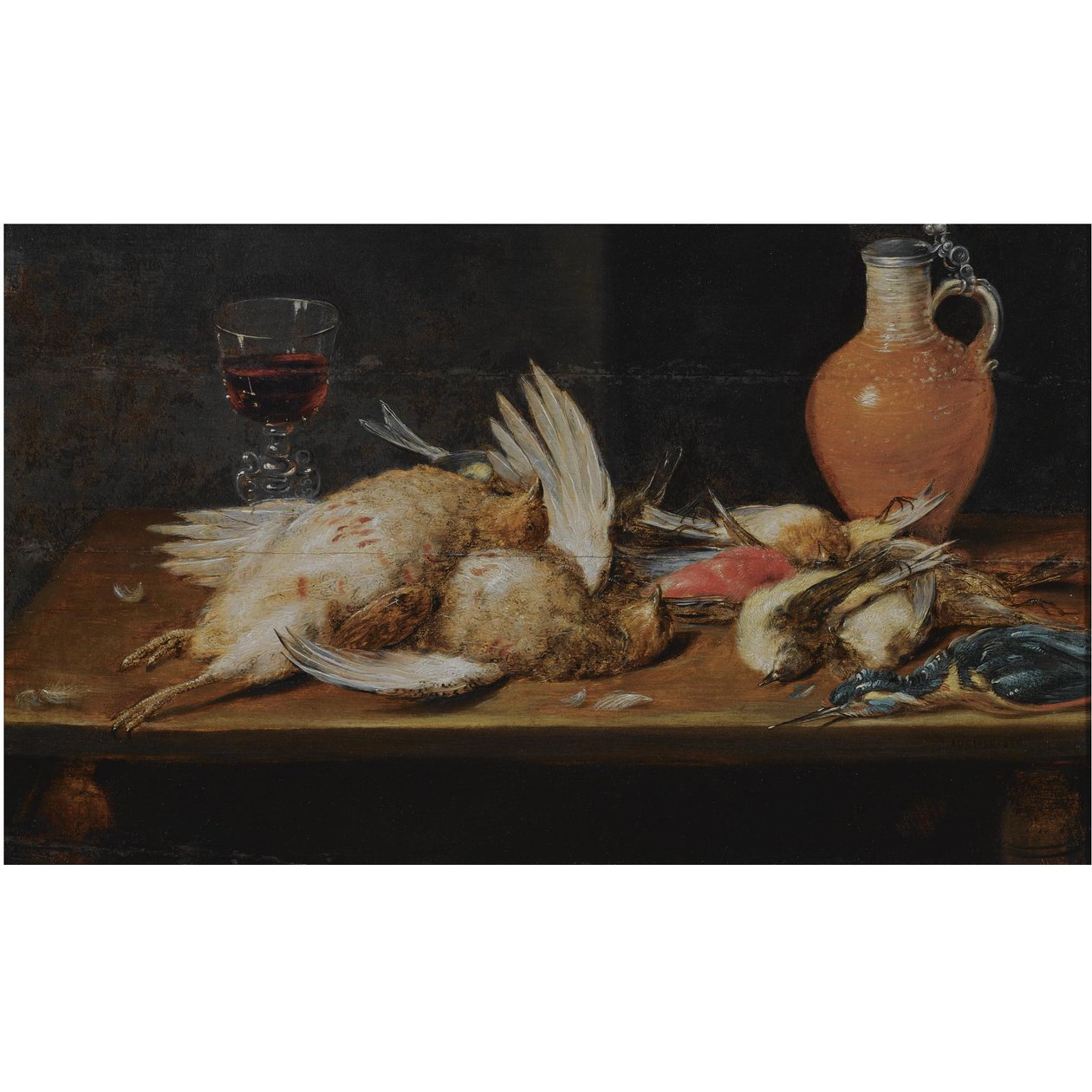 Een stilleven met een roodborstje, een ijsvogel, patrijzen en zangvogels, alles op een houten tafel, samen met een glas en een aardewerken kan door Alexander Adriaenssen