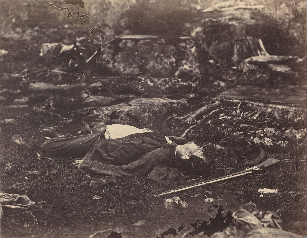 De laatste slaap van een scherpschutter, Gettysburg, Pennsylvania,juli 1863 (foto) door Alexander Gardner