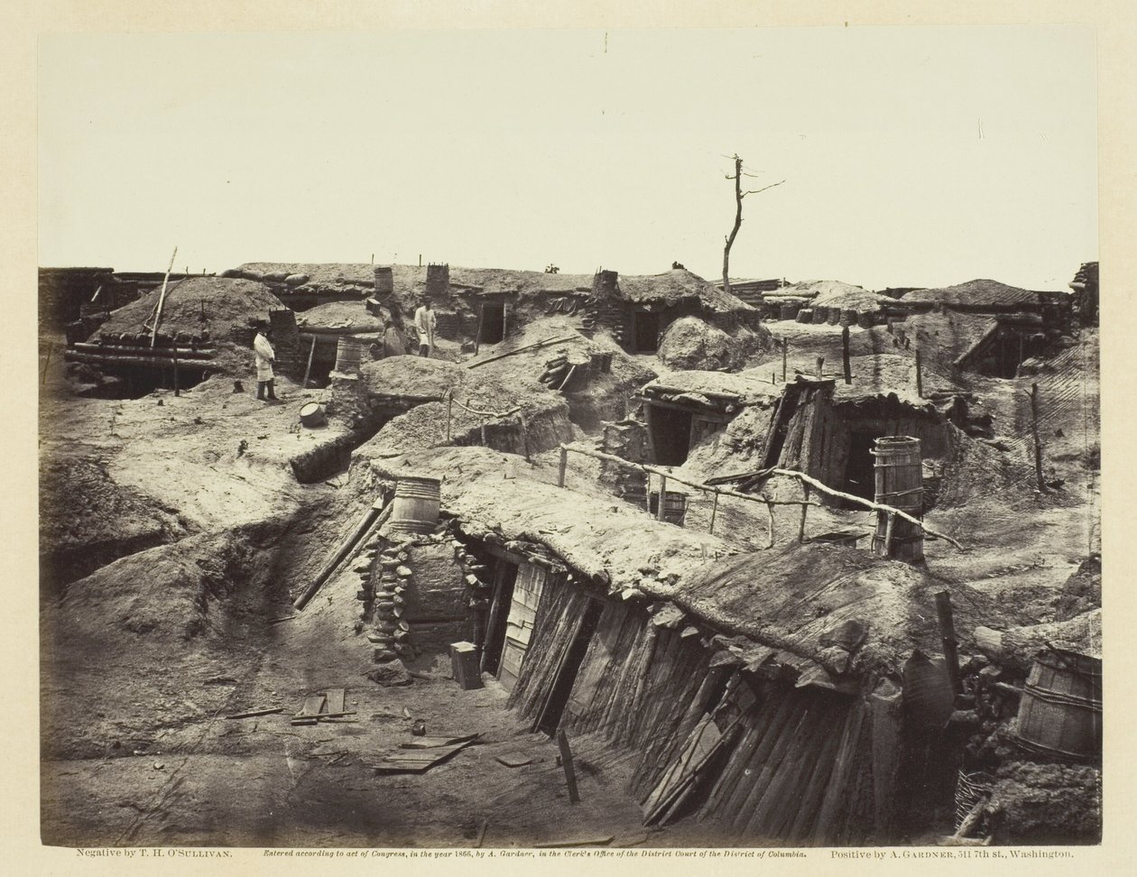 Kwartieren van mannen in Fort Sedgwick, mei 1865 door Alexander Gardner
