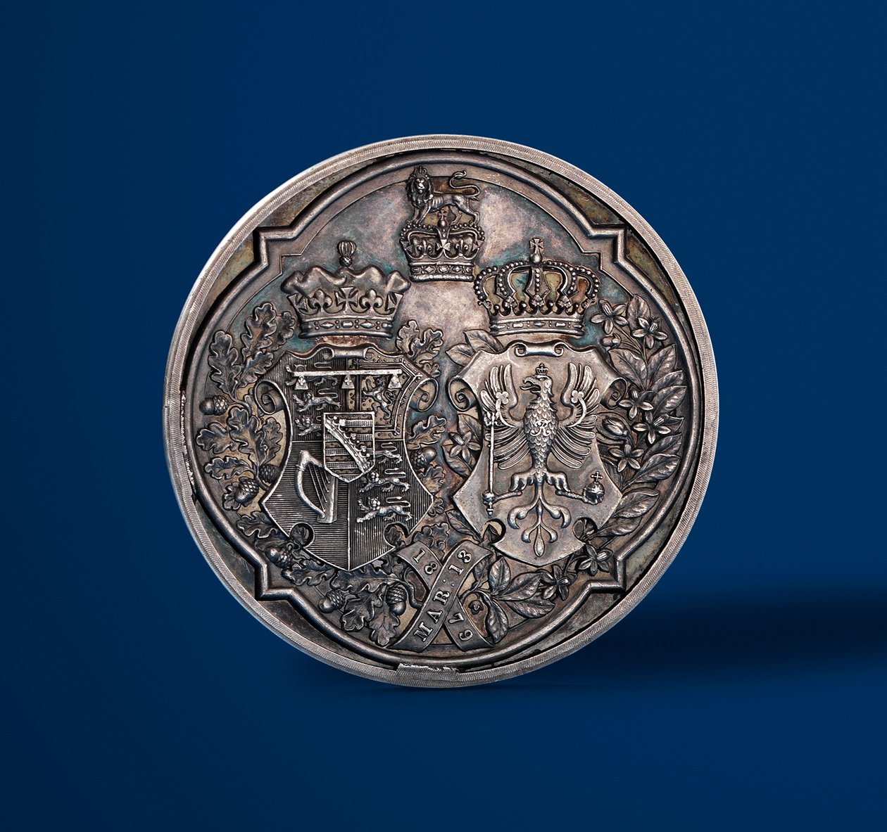 Medaille ter herdenking van het huwelijk van de hertog van Connaught en prinses Louise van Pruisen, 1879 door Alfred and Wyon, Joseph Shephard Wyon