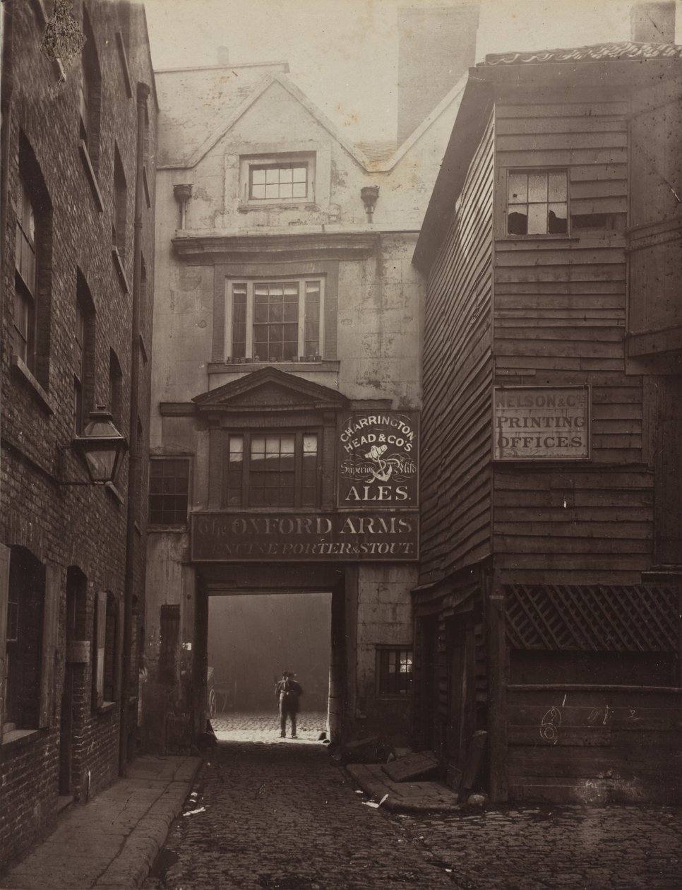 The Oxford Arms, Warwick Lane door Alfred H. and John Bool