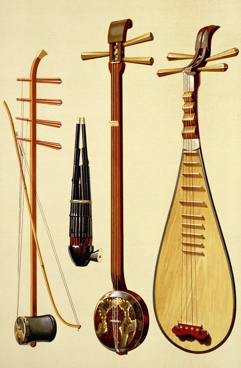 Een huqin en boog, een sheng, een sanxian en een pipa, Chinese instrumenten uit 