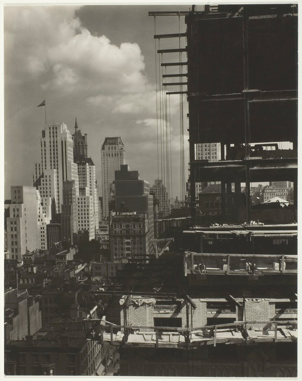 Vanuit mijn raam bij An American Place, noord, 1931 door Alfred Stieglitz