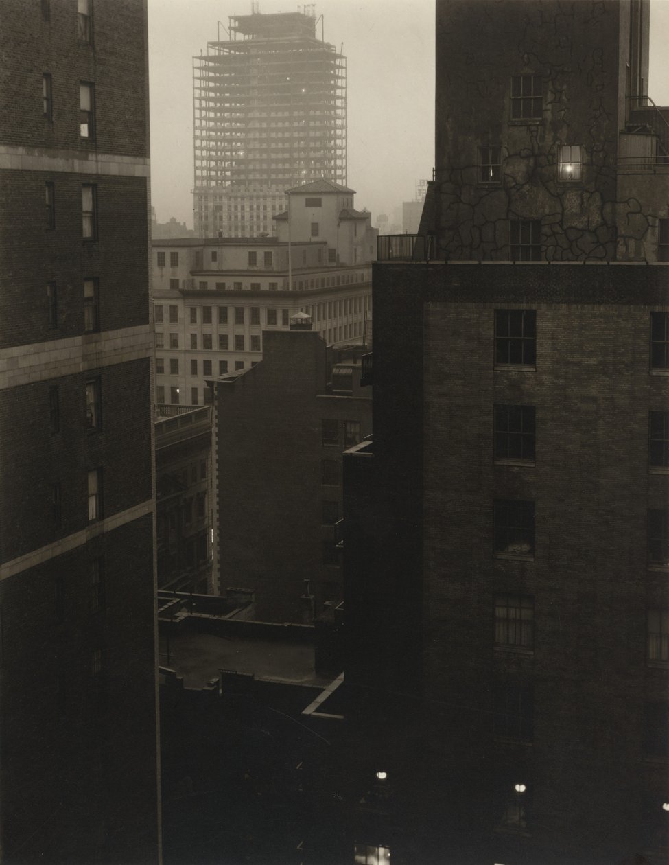 Vanuit mijn raam bij An American Place, Zuidwesten door Alfred Stieglitz