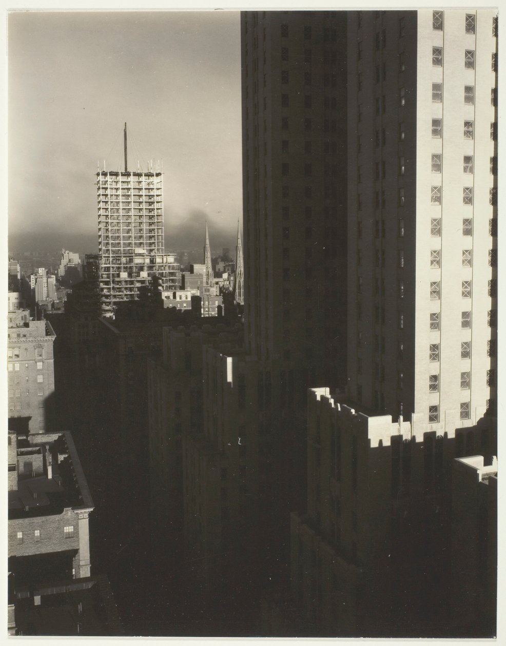 Vanuit mijn raam in het Shelton, West door Alfred Stieglitz