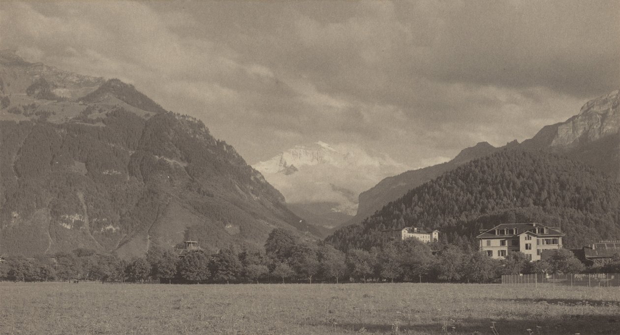 Vanaf de Höheweg, Interlaken door Alfred Stieglitz