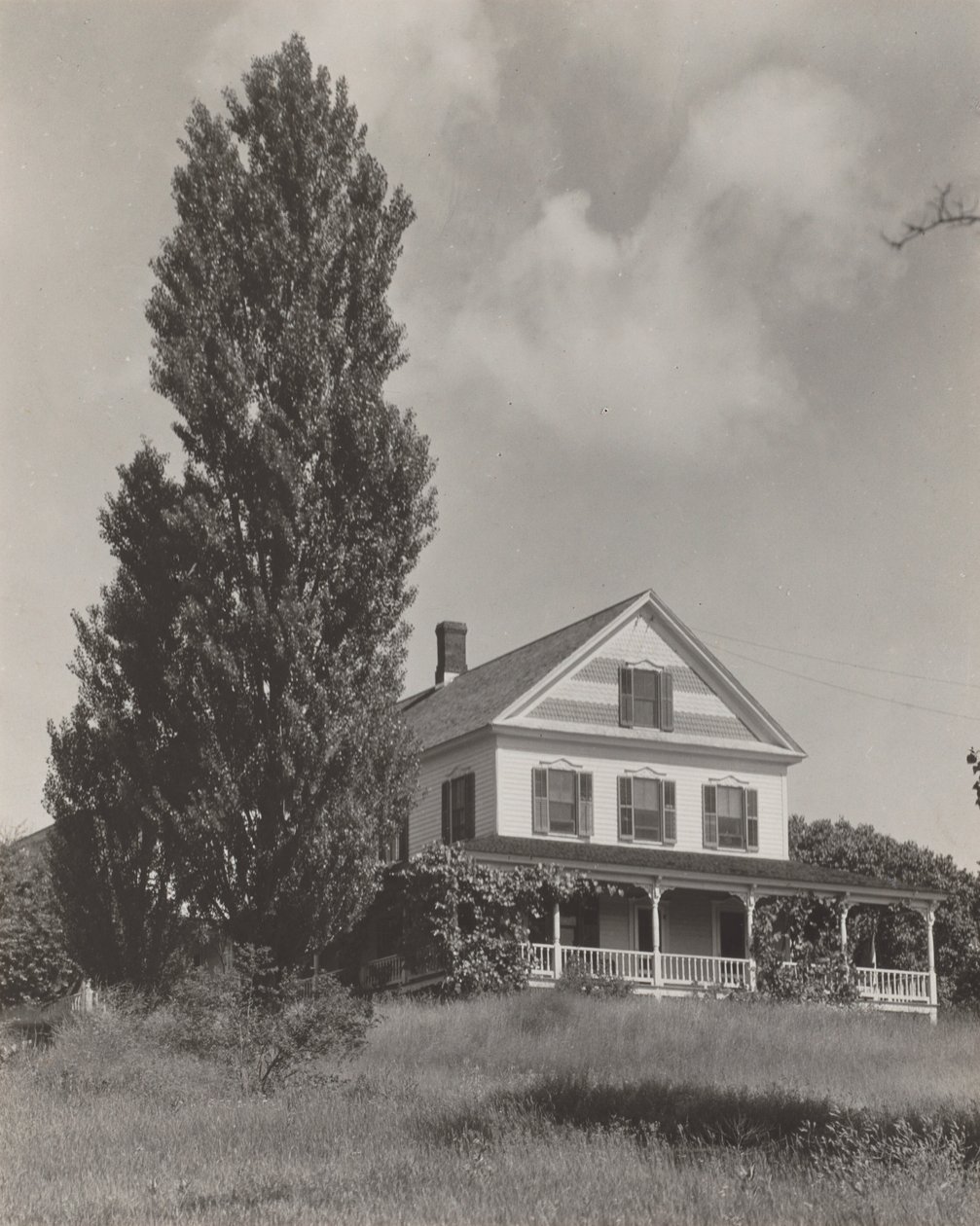 Huis op de heuvel, Lake George door Alfred Stieglitz