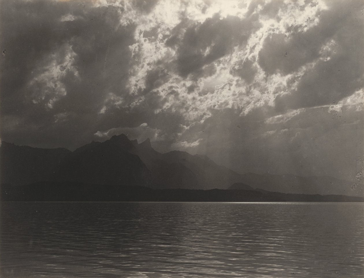 Aan het Meer van Thun, Zwitserland door Alfred Stieglitz