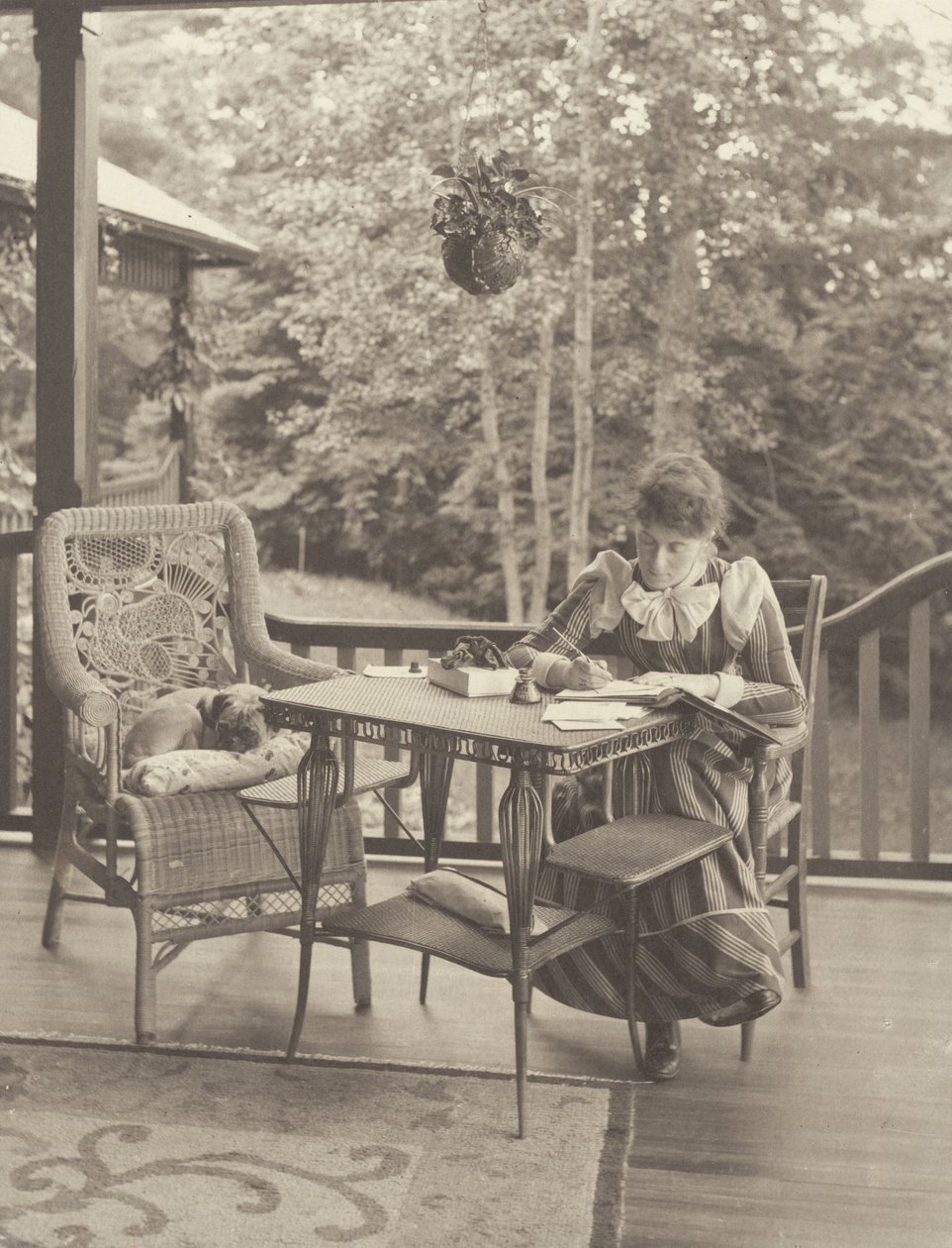 Op de veranda, Oaklawn, Lake George door Alfred Stieglitz