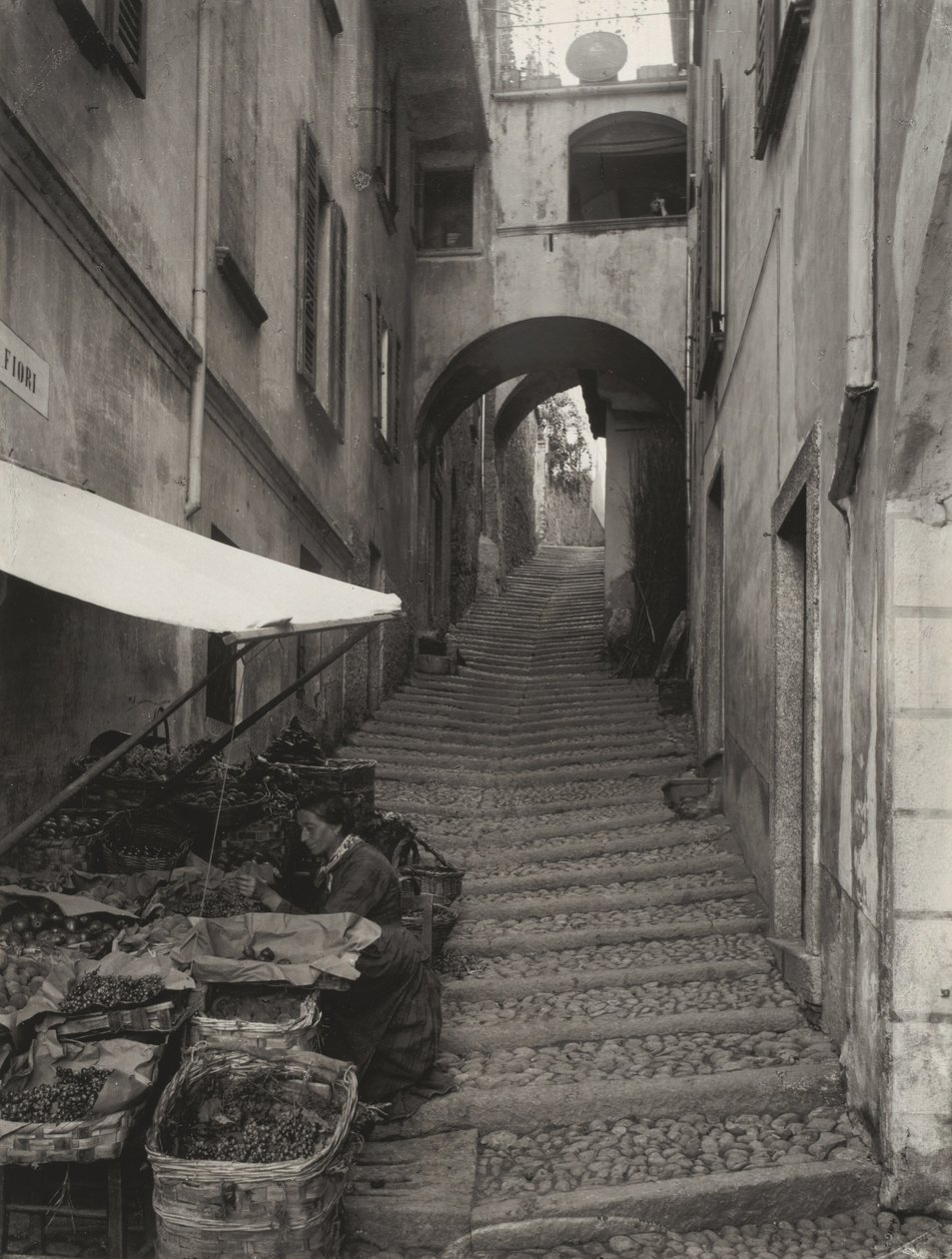 Via Fiori, Bellagio door Alfred Stieglitz