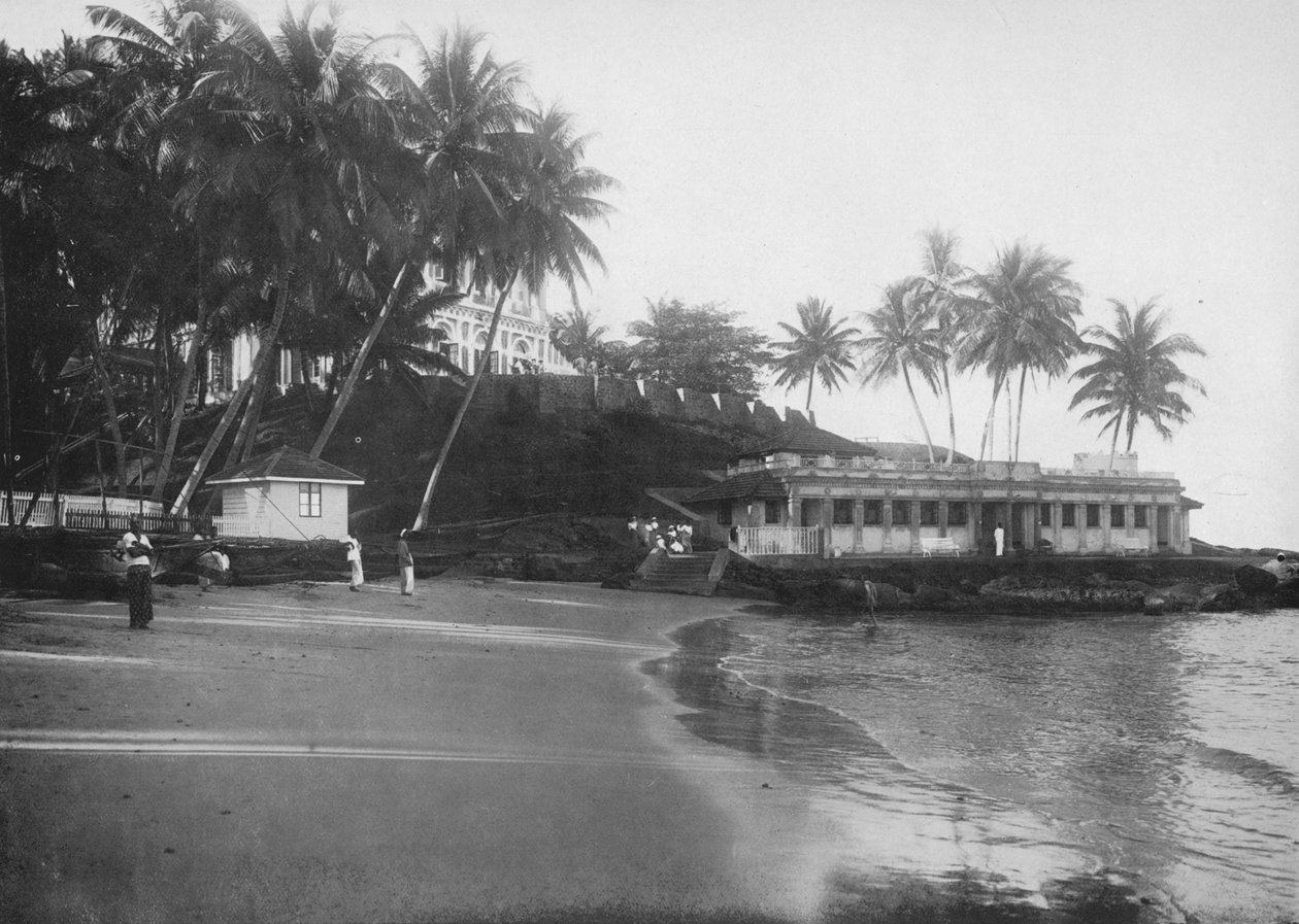 Mount Lavinia Hotel en Badpaviljoen, ca. 1890, 1910 door Alfred William Amandus Plate
