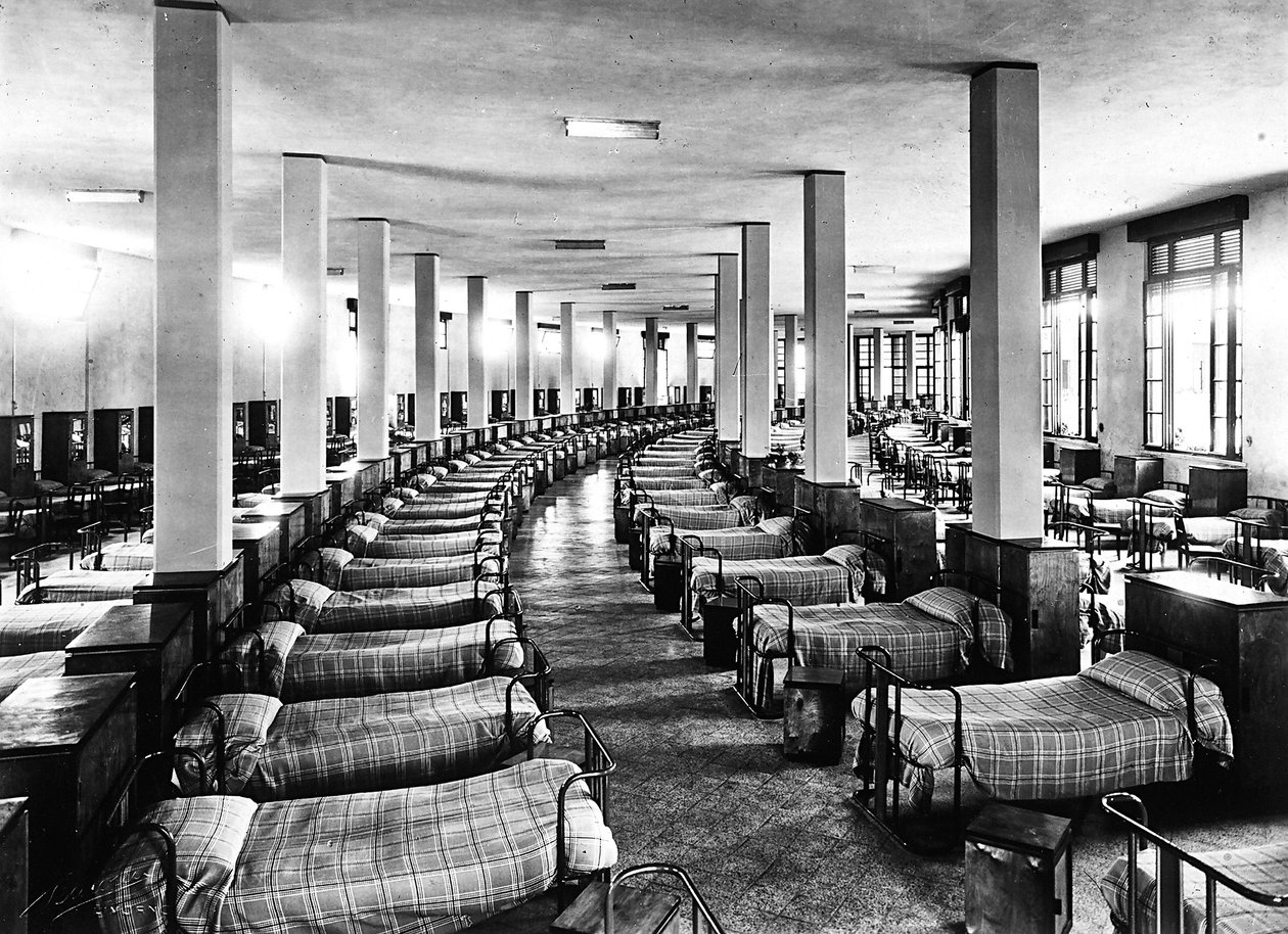 Villa Rosa Maltoni Mussolini: de slaapzaal door Fratelli Alinari