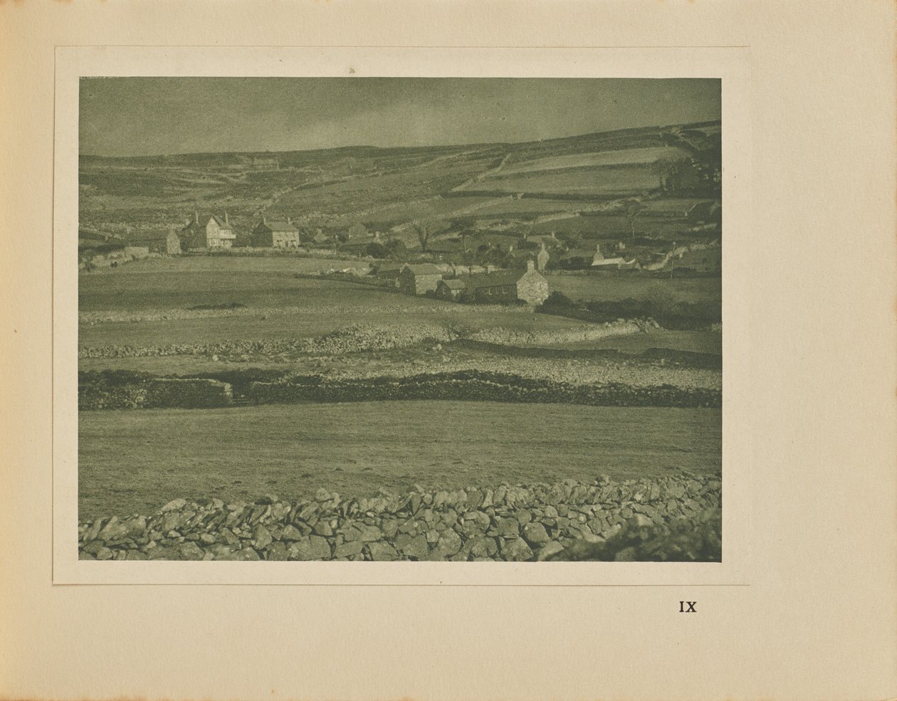 Llanfair door Alvin Langdon Coburn