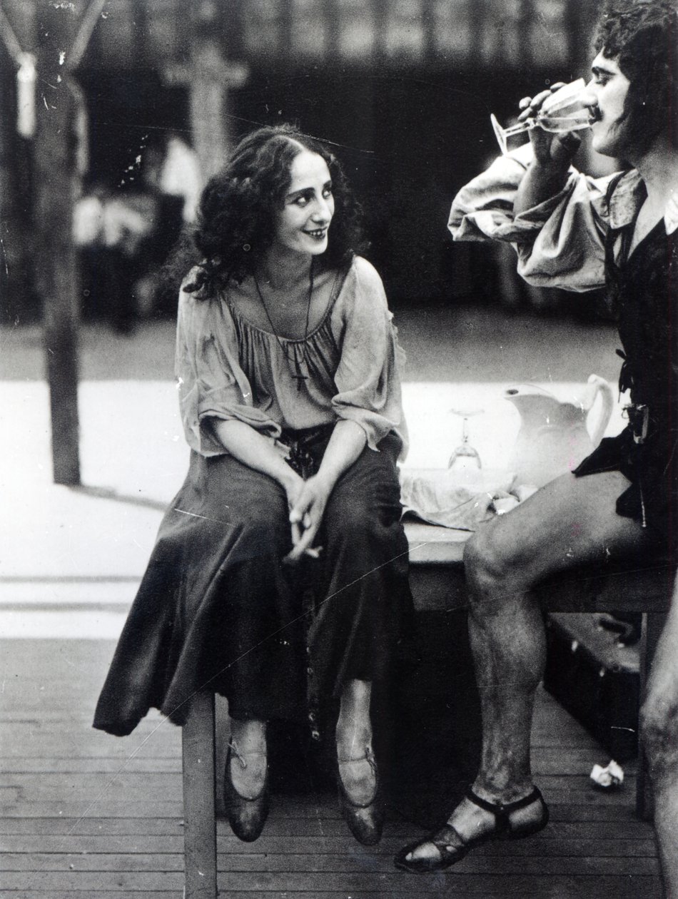 Anna Pavlova als Fenella in een scène uit de film 