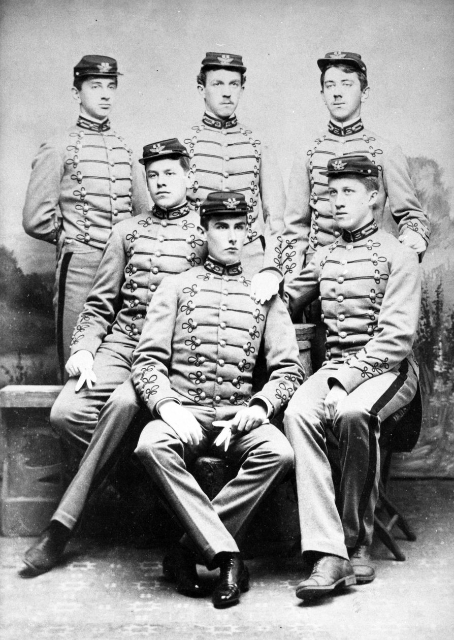 Groepsportret van Cadetten die Afstuderen aan de Militaire Academie door American Photographer