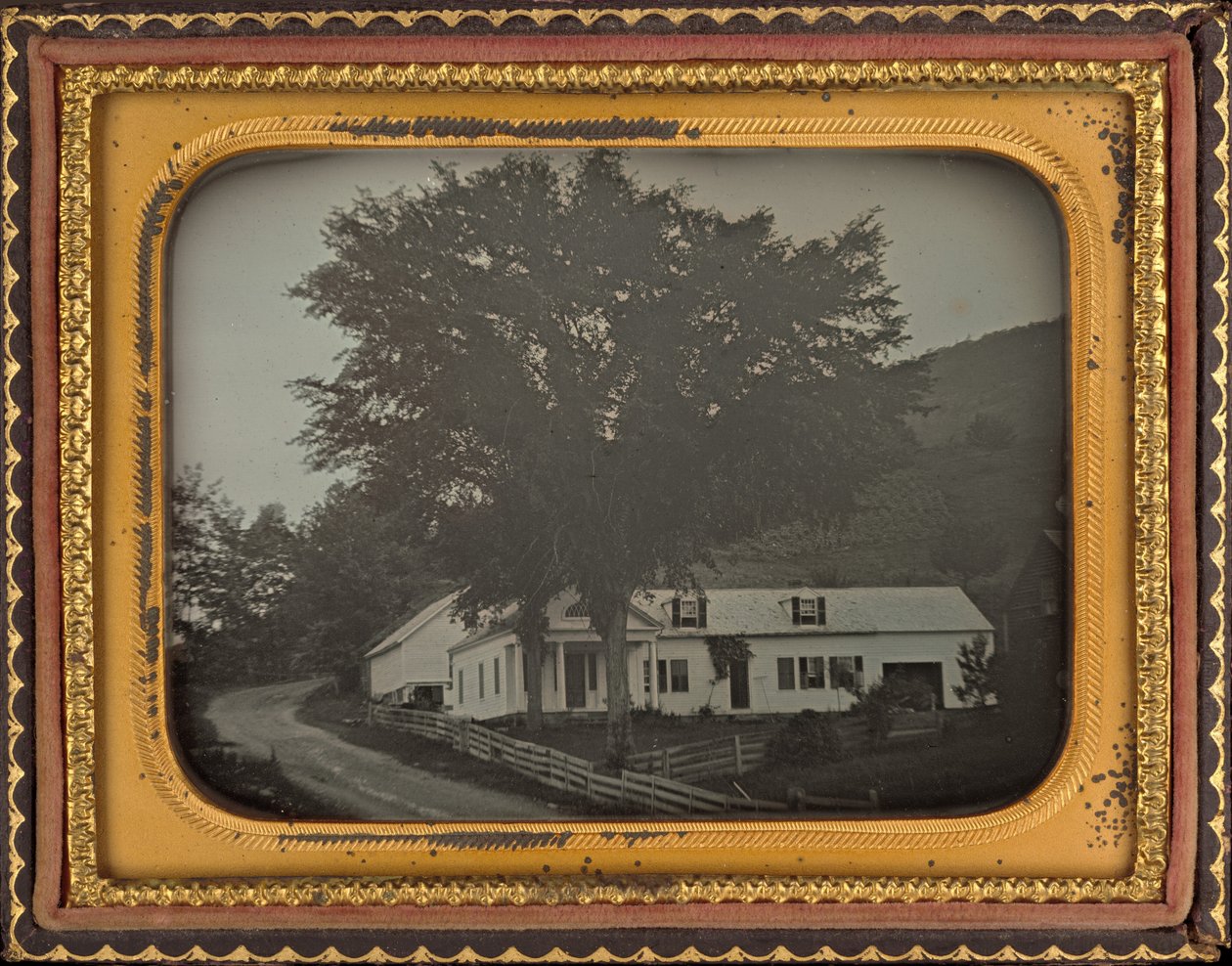 Huis op een heuvel door American 19th Century