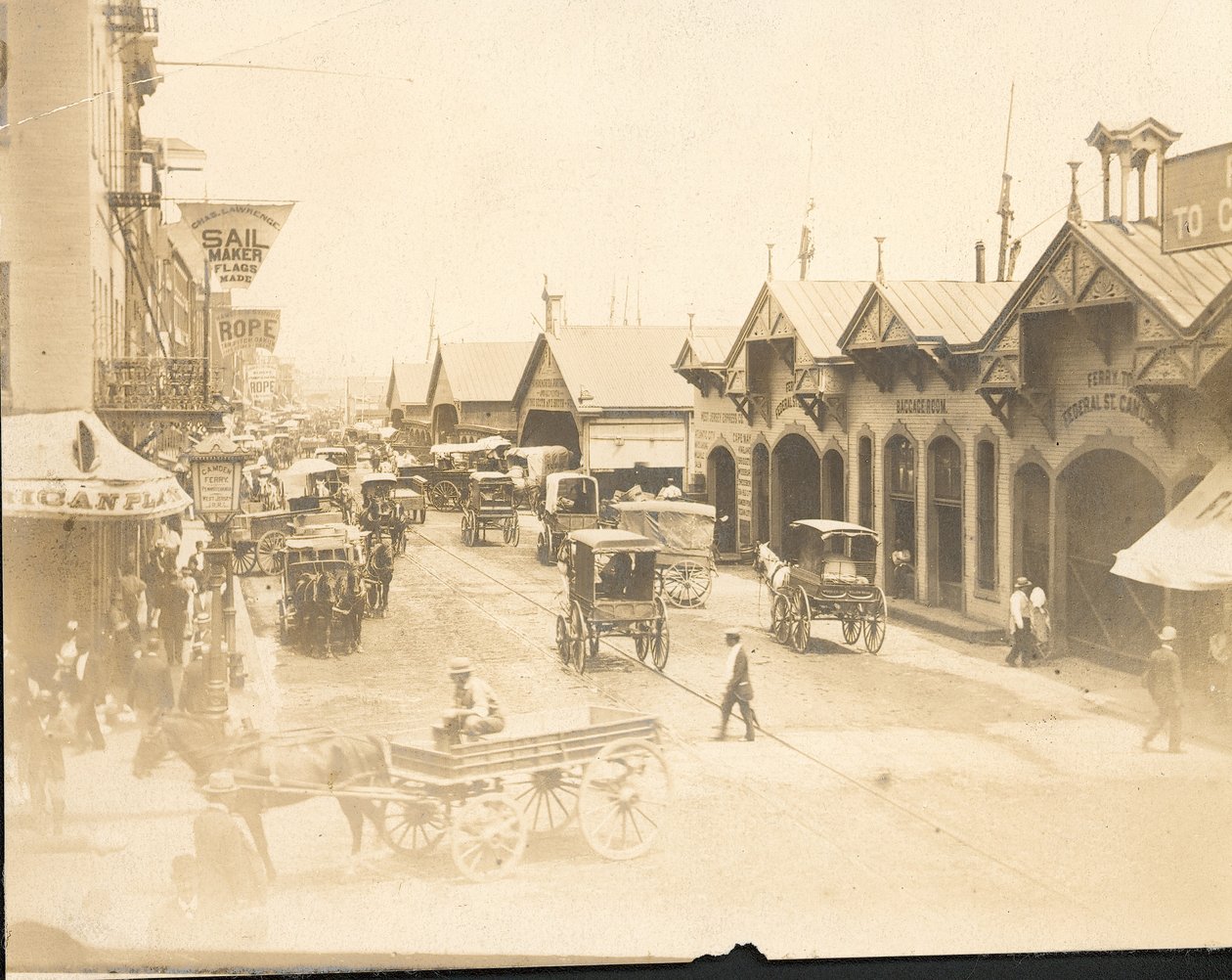 Delaware Avenue, noordwaarts vanaf Market Street door American Photographer