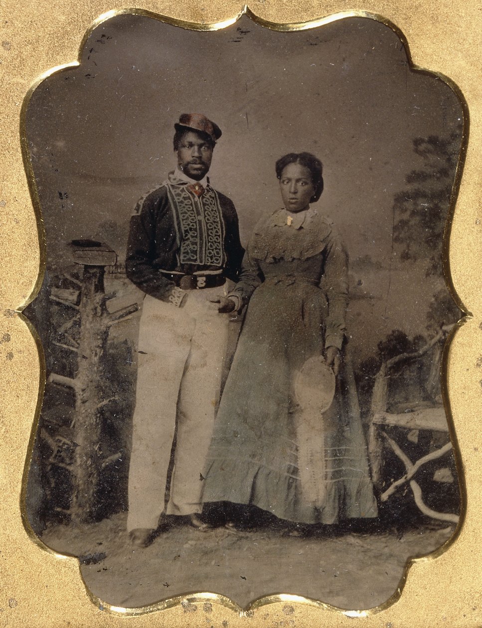 Brandweerman en bruid, ca. 1860 door American Photographer