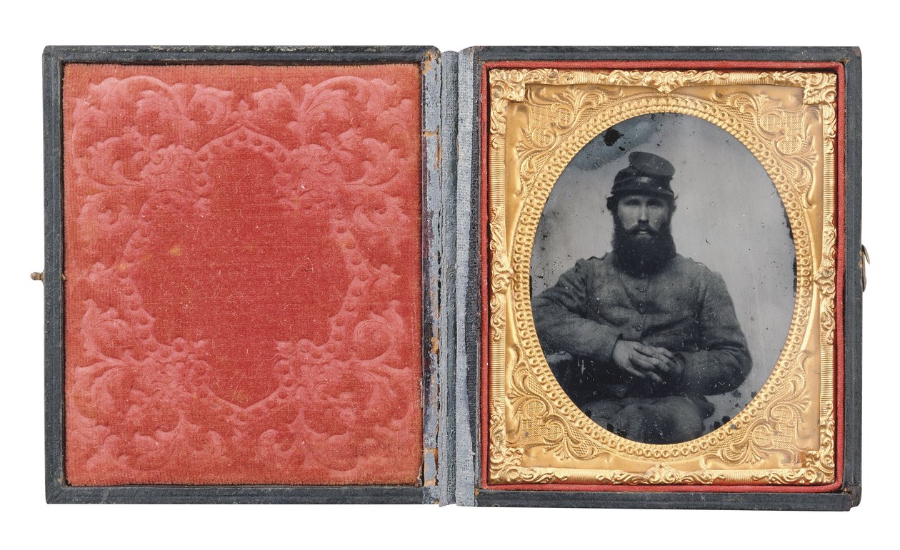 Ingelijst portret van soldaat Joseph Absalom Higginbotham, Co. I door American Photographer