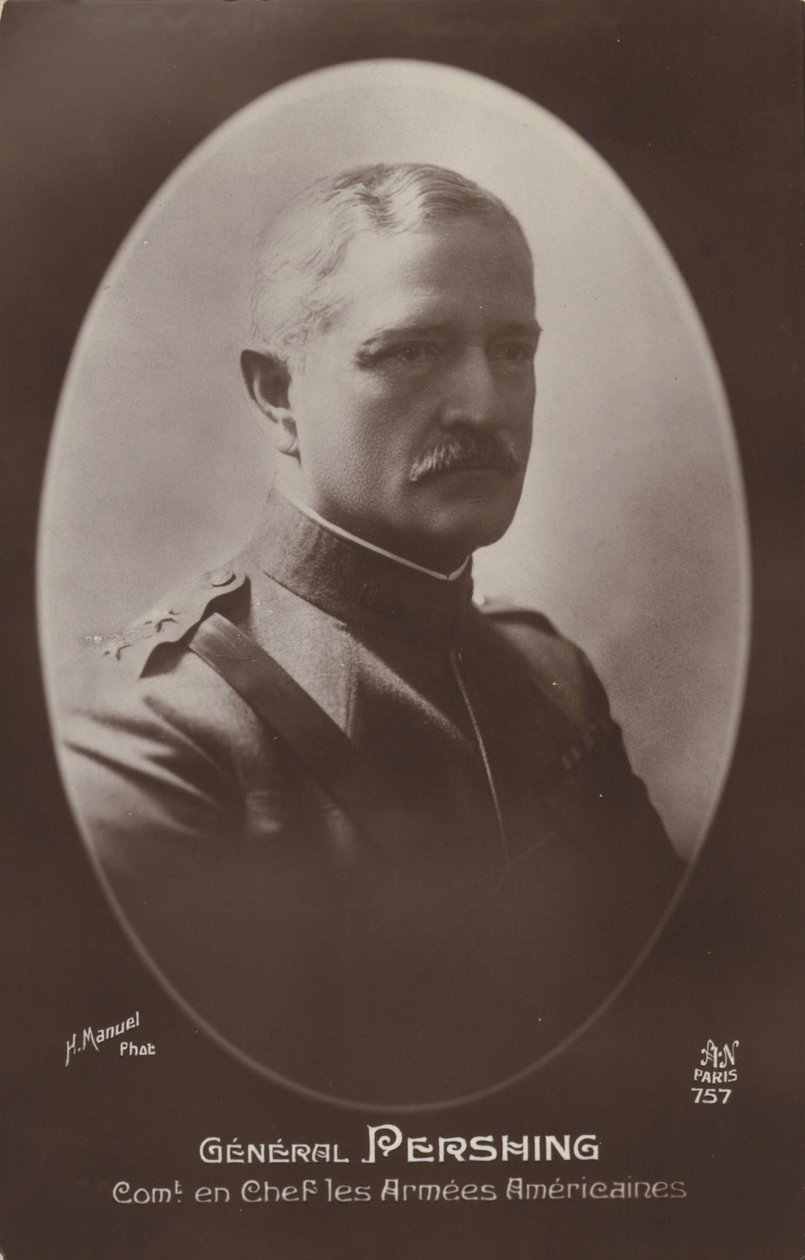 Generaal John J Pershing (z/w foto) door American Photographer