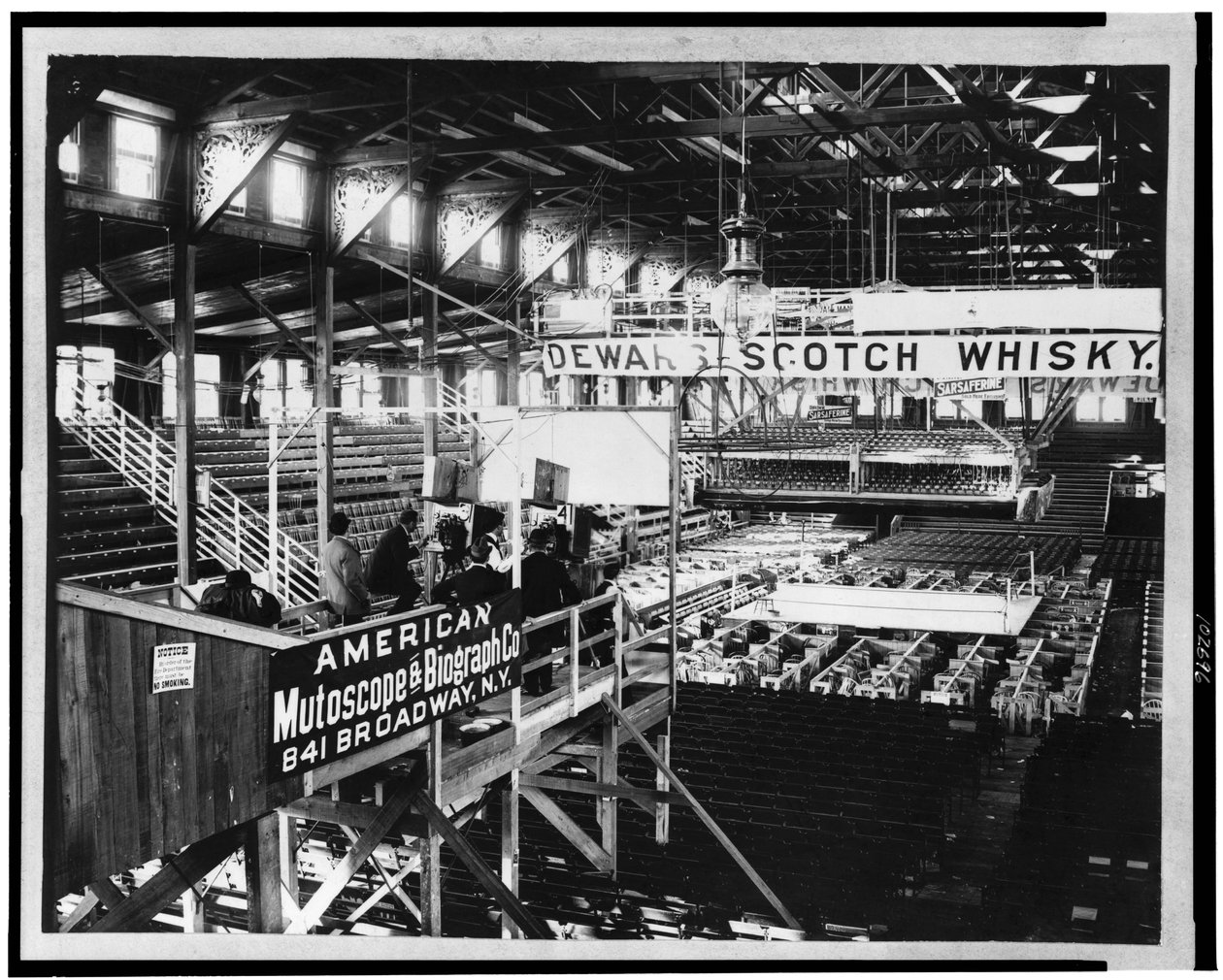 Interieur van het Coney Island clubhuis, ca.1899 door American Photographer