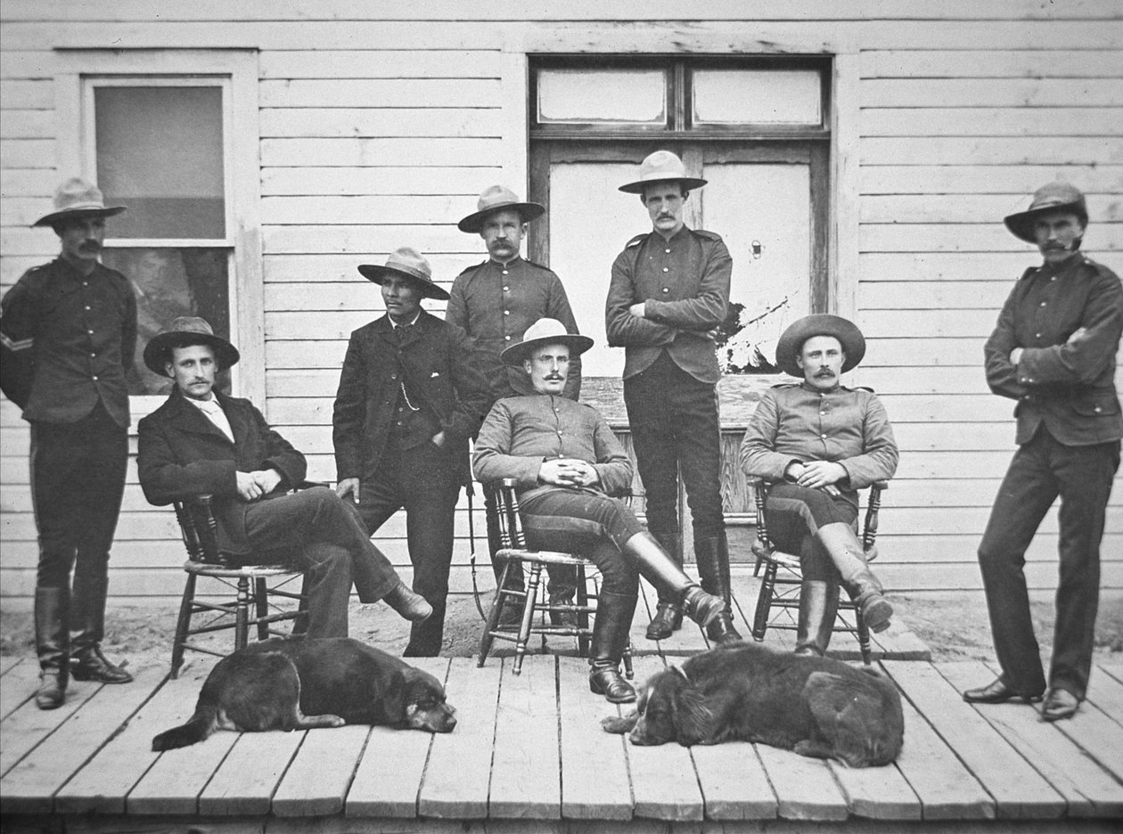 North-West Mounted Police gevestigd in Edmonton om wet en orde te handhaven tijdens de vroege dagen van de Klondike/Yukon Gold Rush door American Photographer