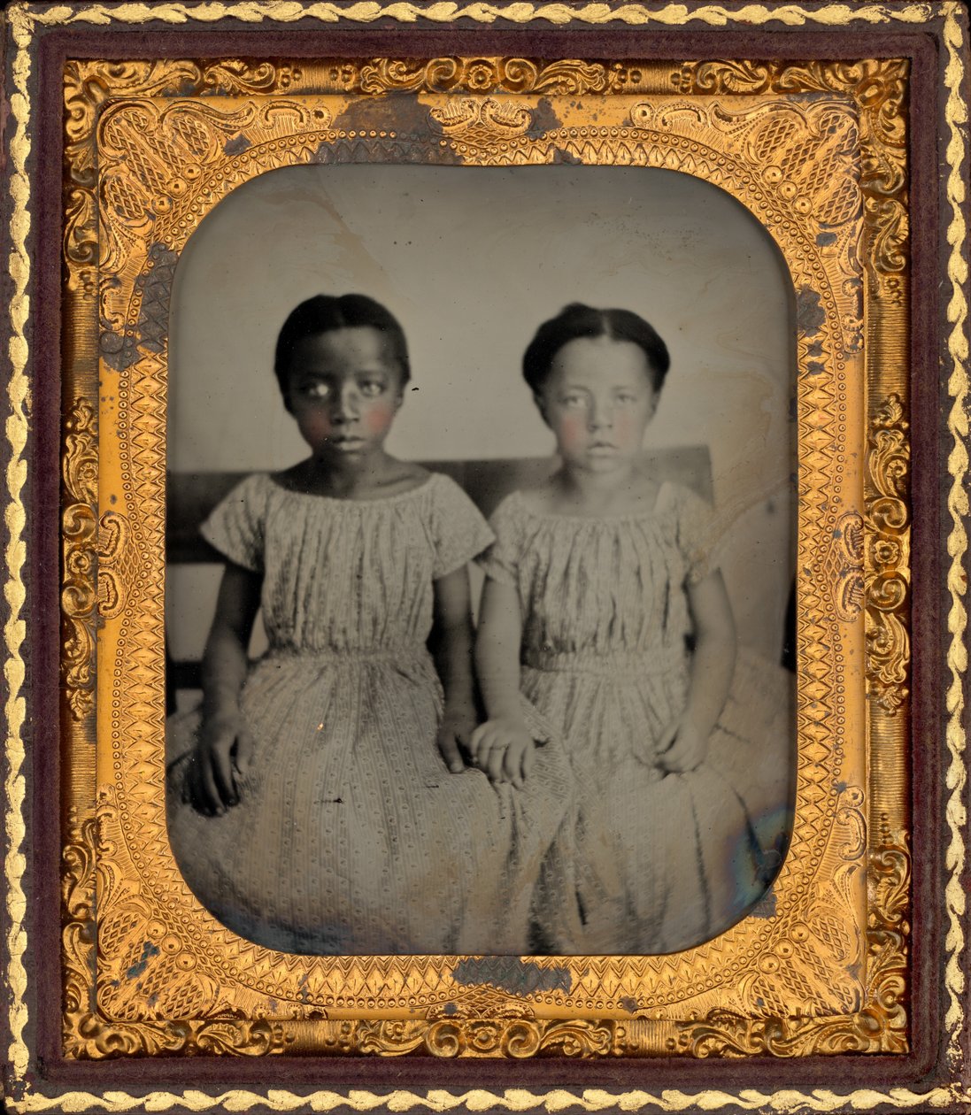 Portret van twee meisjes,c. 1860 (foto) door American Photographer