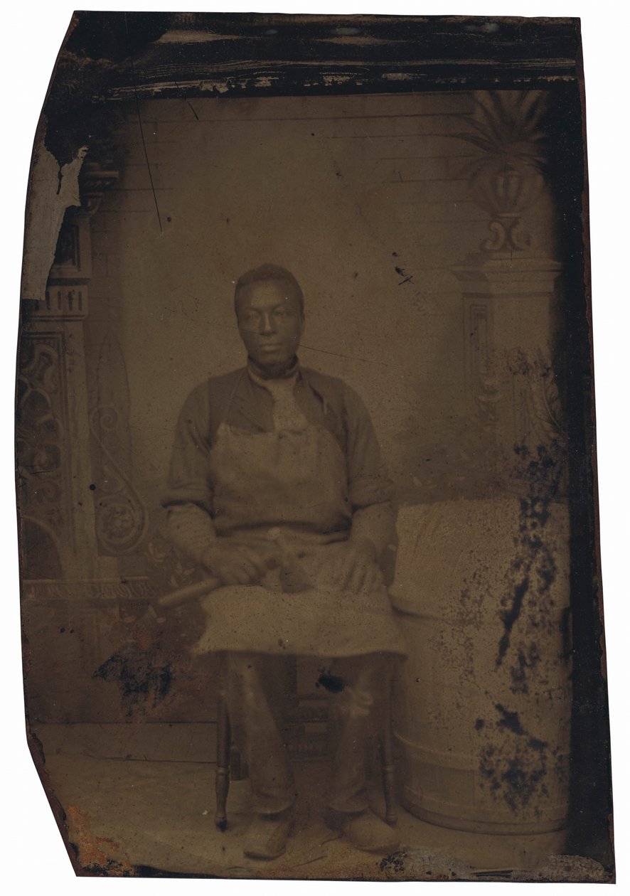 Portret van een kuiper,c. 1890 (foto) door American Photographer