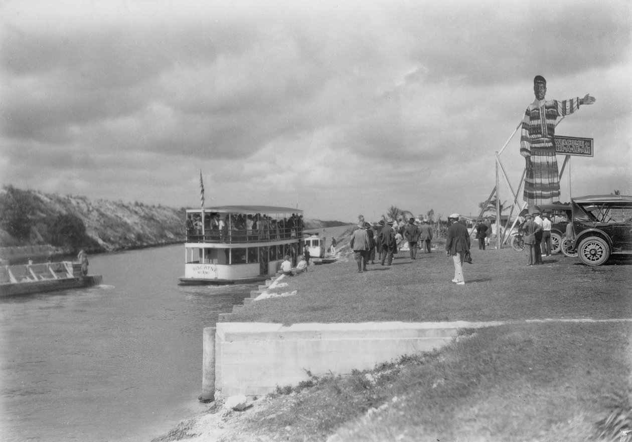 Rondleiding voor potentiële kopers naar Hialeah, 1922 door American Photographer