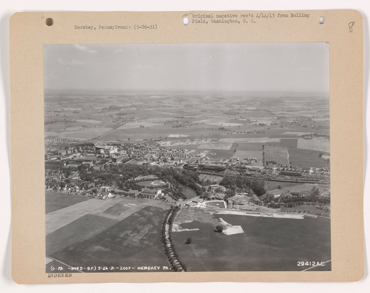 Zicht op Hershey, Pennsylvania, 26 mei 1931 door American Photographer