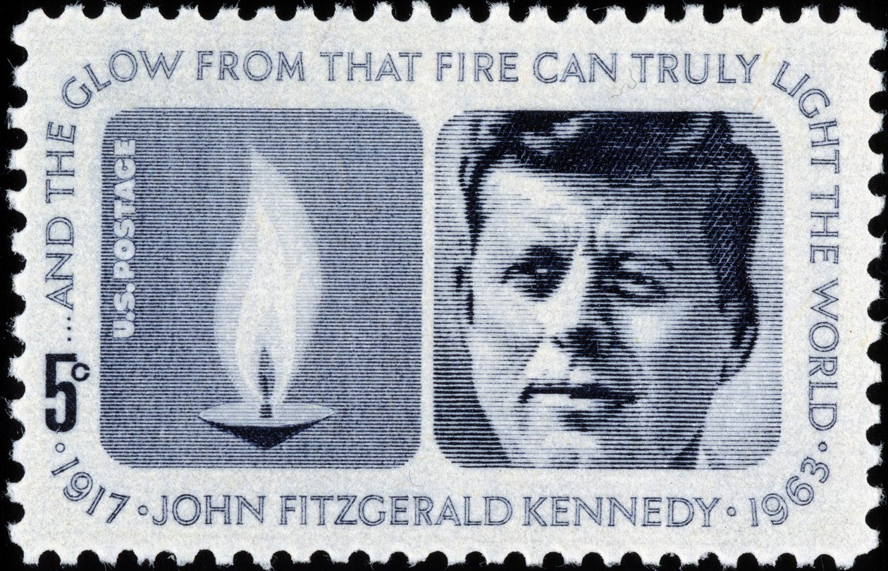 Amerikaanse postzegel van John Fitzgerald Kennedy door American School
