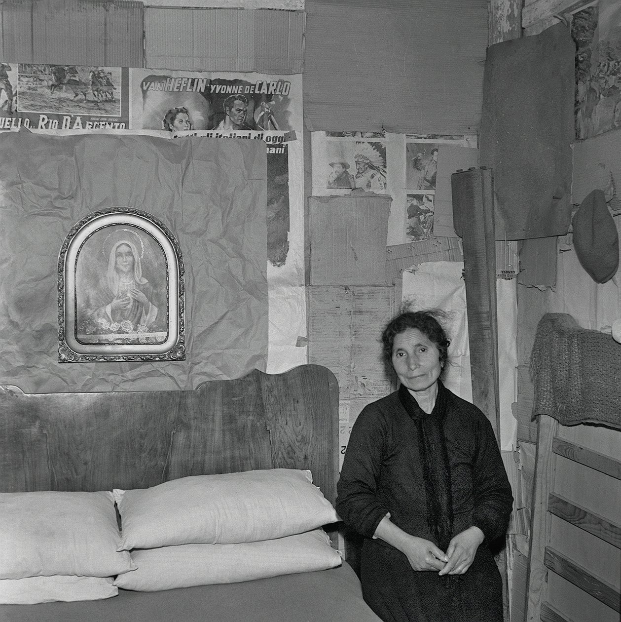 BEDROOM door Ando Gilardi