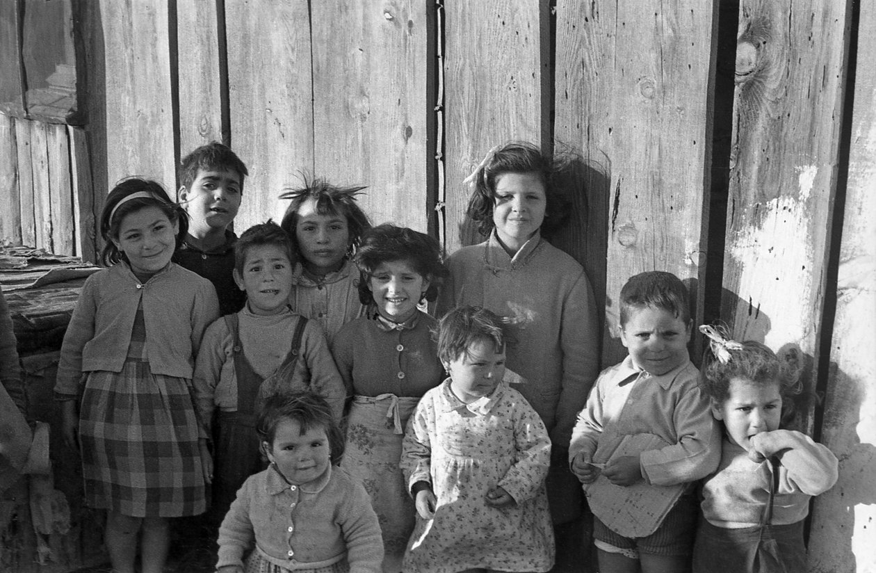 KINDEREN VAN CROTONE door Ando Gilardi