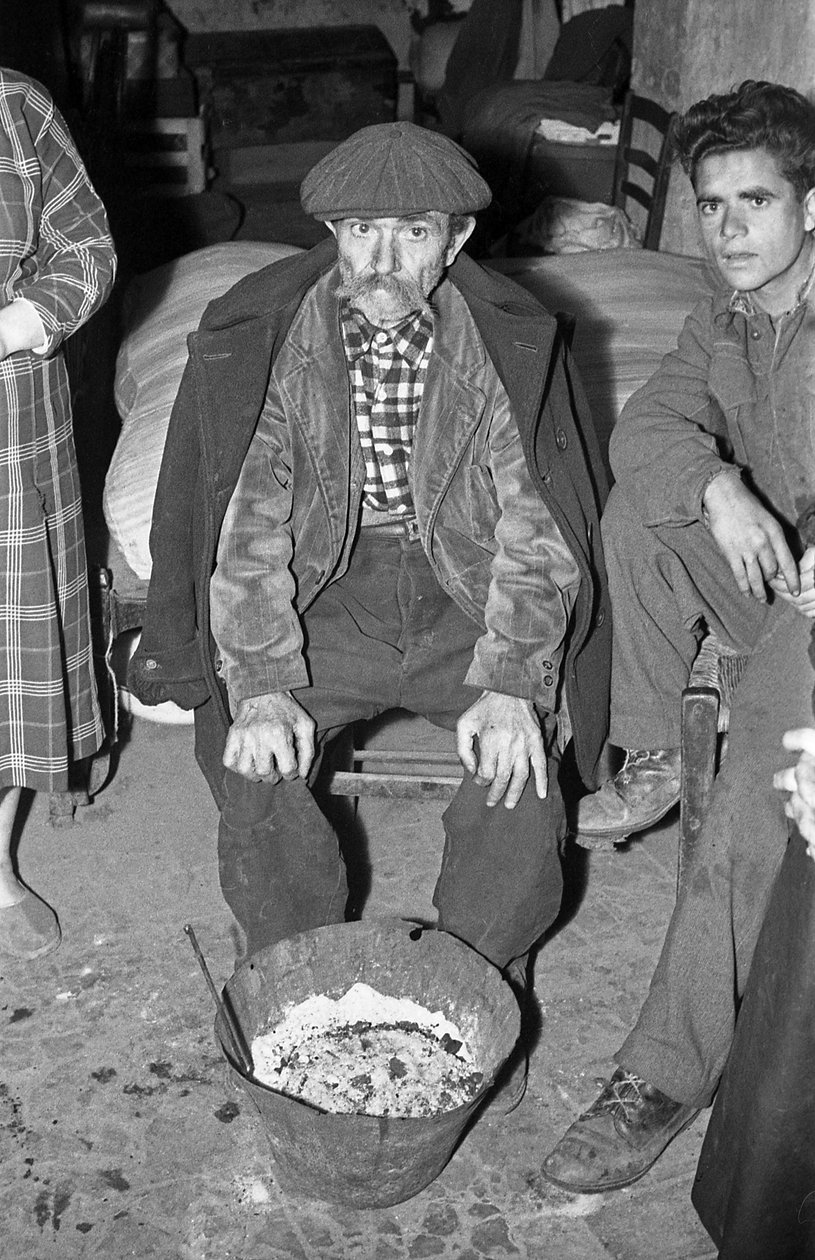 ONDERZOEK IN CROTONE door Ando Gilardi