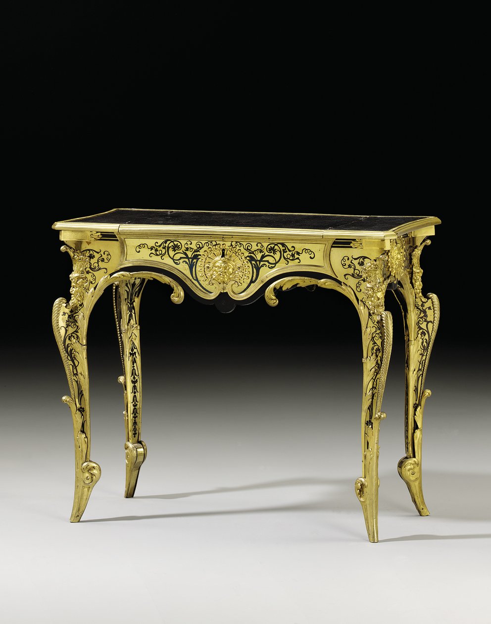Louis XIV bureau plat, c.1700 door Andre Charles (attr. to) Boulle