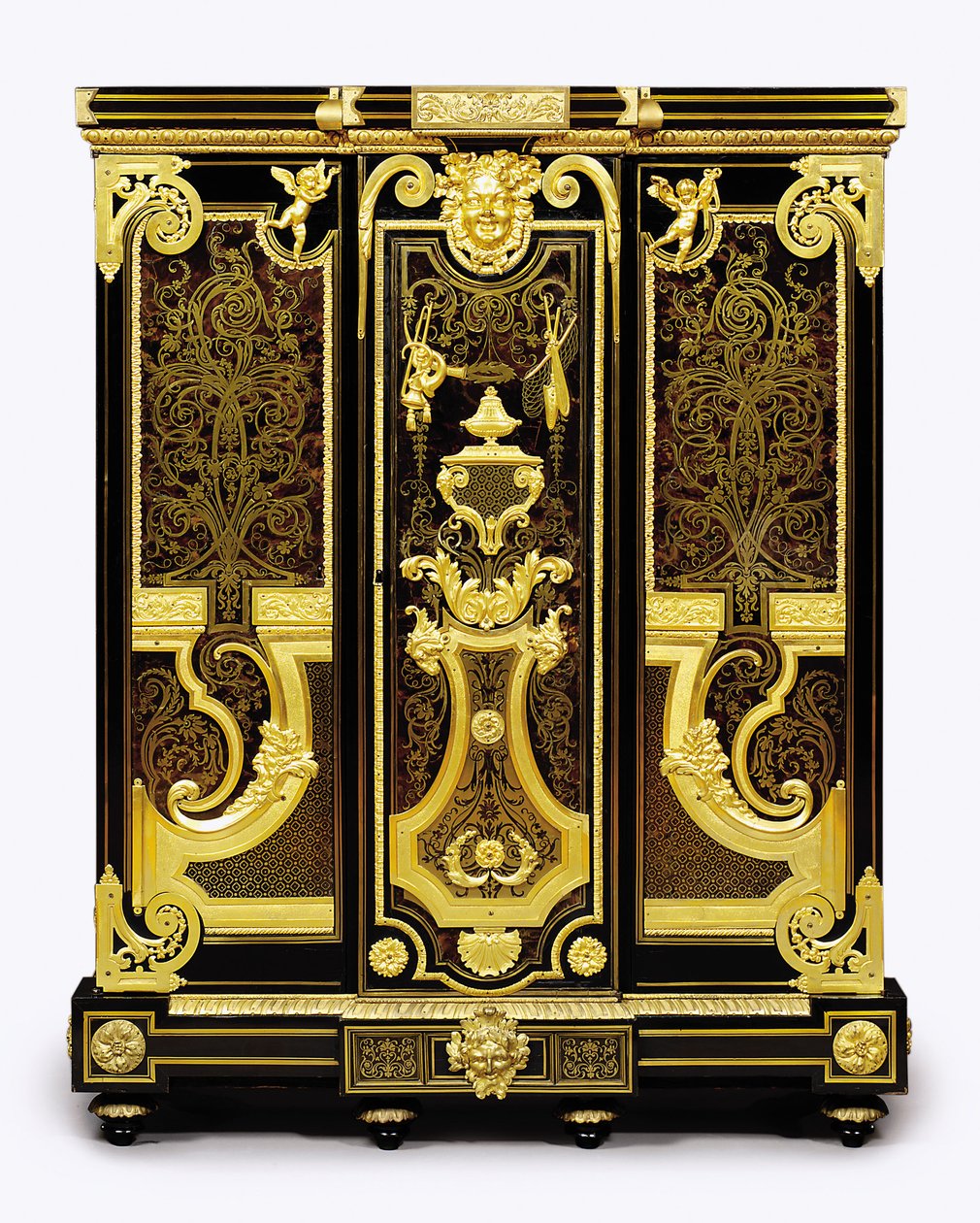 Een Louis XIV ormolu-gemonteerde kleine kast, 1700-10 door Andre Charles Boulle