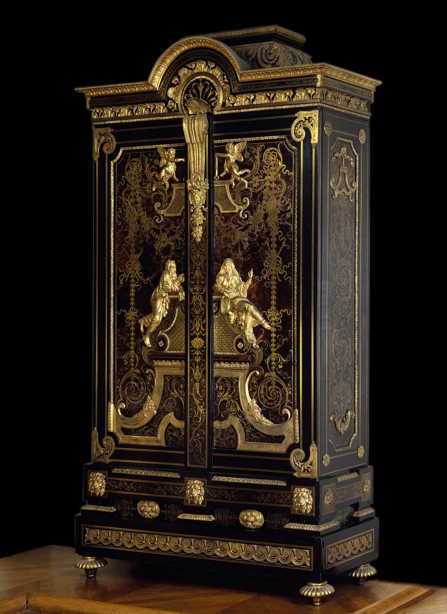 Louis XIV stijl meubilair (1661-1715): kast versierd met figuren van Aspasie en Socrates gemaakt van eikenhout, ebbenhout en vergulding door Andre Boulle (1642-1732) Rond 1710 Parijs. Louvre Museum door Andre Charles Boulle