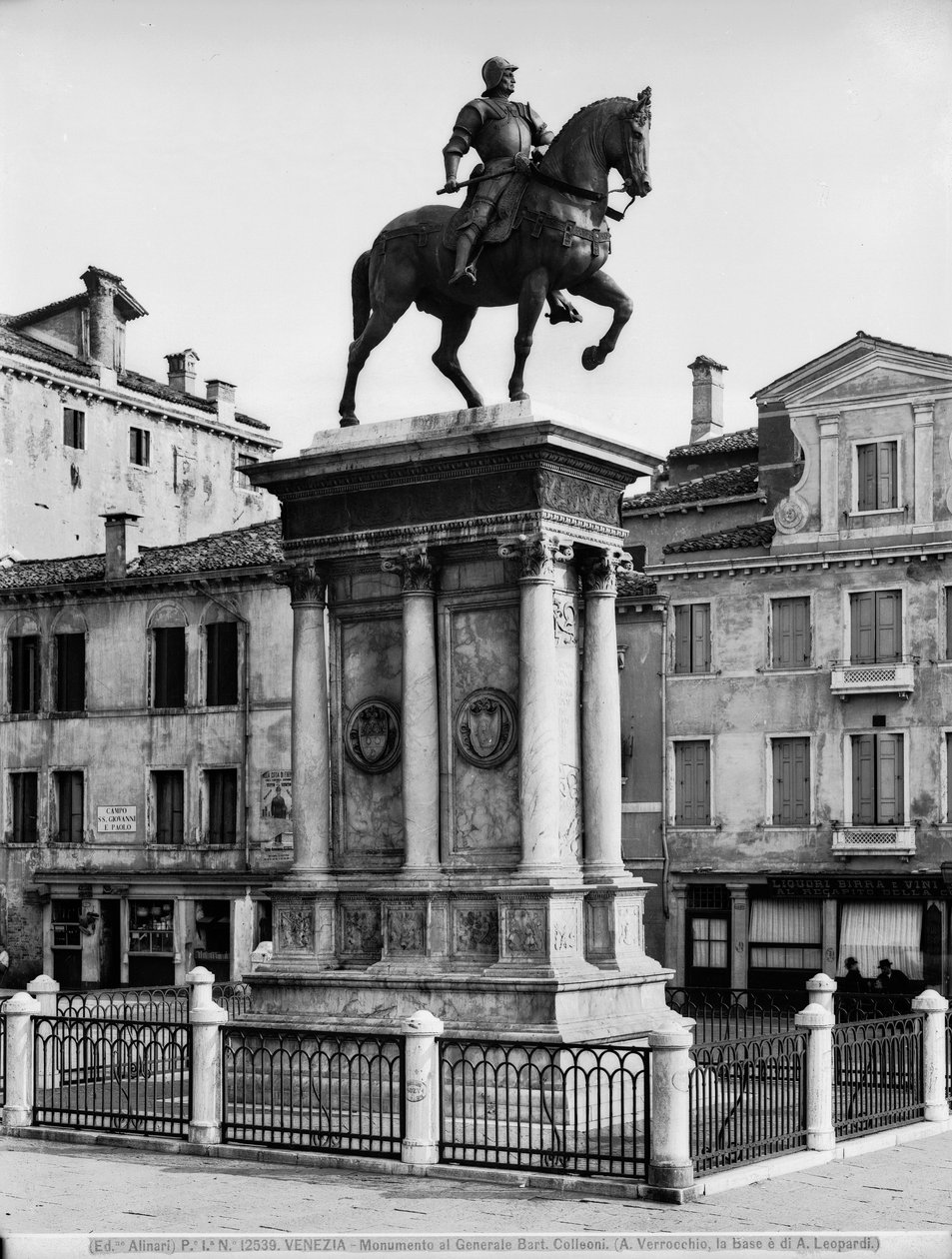 Ruiterstandbeeld van de condottiere Bartolomeo Colleoni (1400-75) (brons) door Andrea del Verrocchio