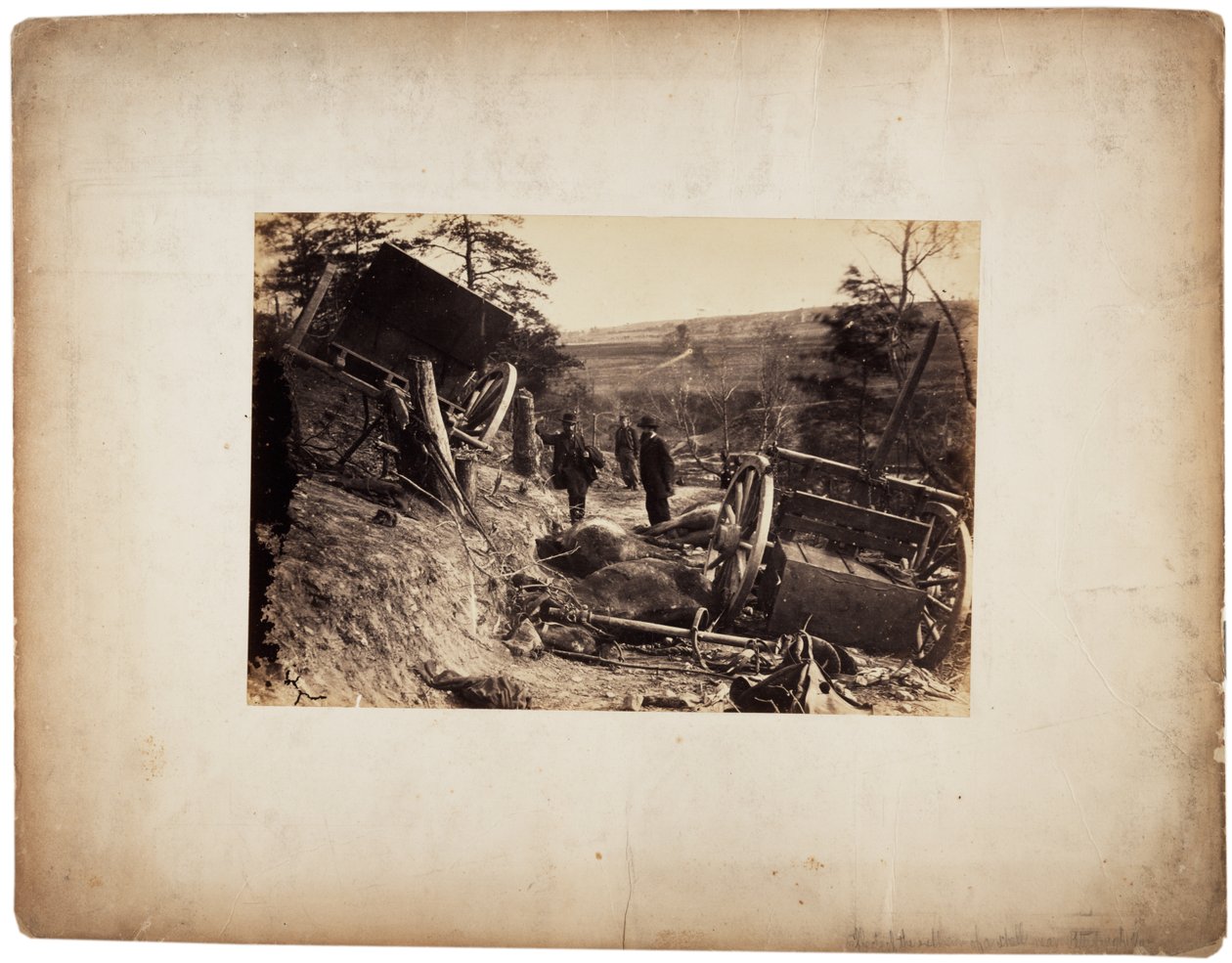 Effect van de explosie van een granaat, nabij Fredericksburg, Va., c.1862 door Andrew Joseph Russell