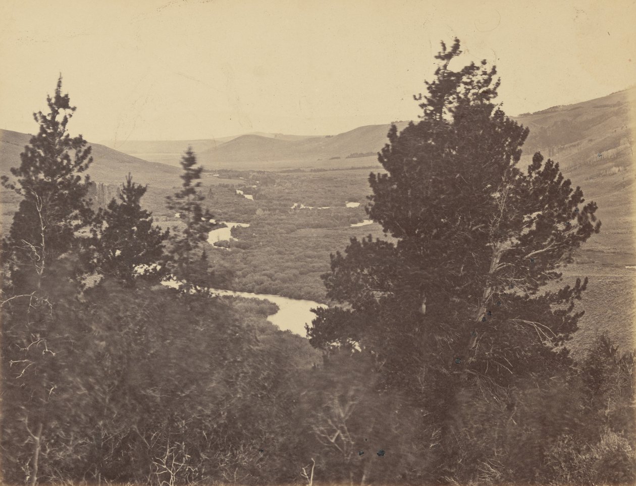 Plaat 14. Vallei van de Great Laramie, vanaf de bergen,1869 (foto) door Andrew Joseph Russell