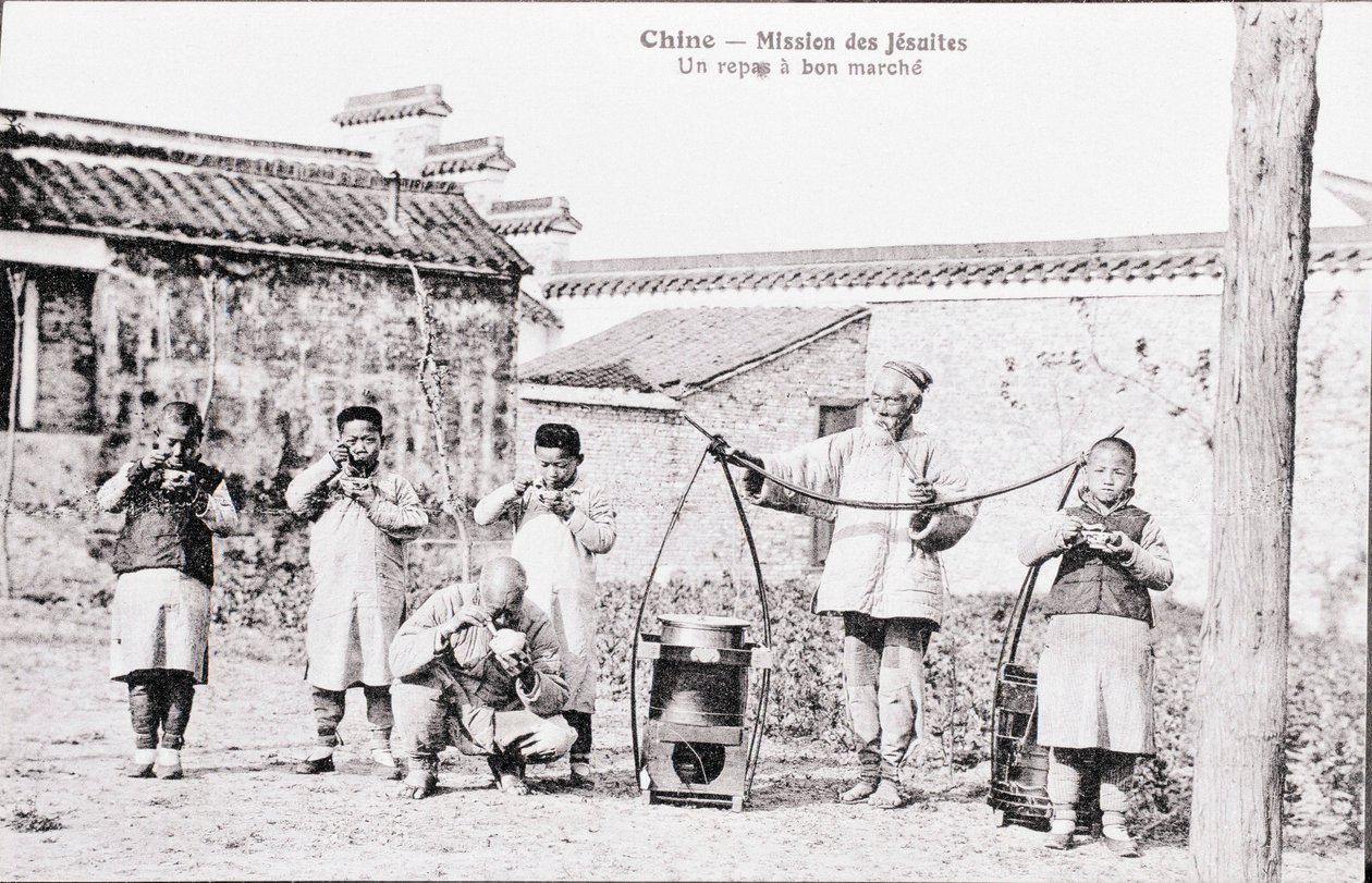Jezuïetenmissie die goedkope maaltijden verstrekt in China Foto van het begin van de 20e eeuw - Privécollectie door Anonymous Anonymous