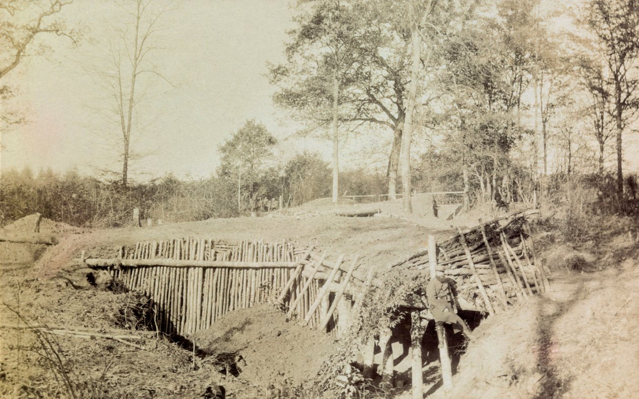 Foto uit een persoonlijk album van een infanterieluitenant tijdens de eerste maanden van de Eerste Wereldoorlog door Anonymous Anonymous