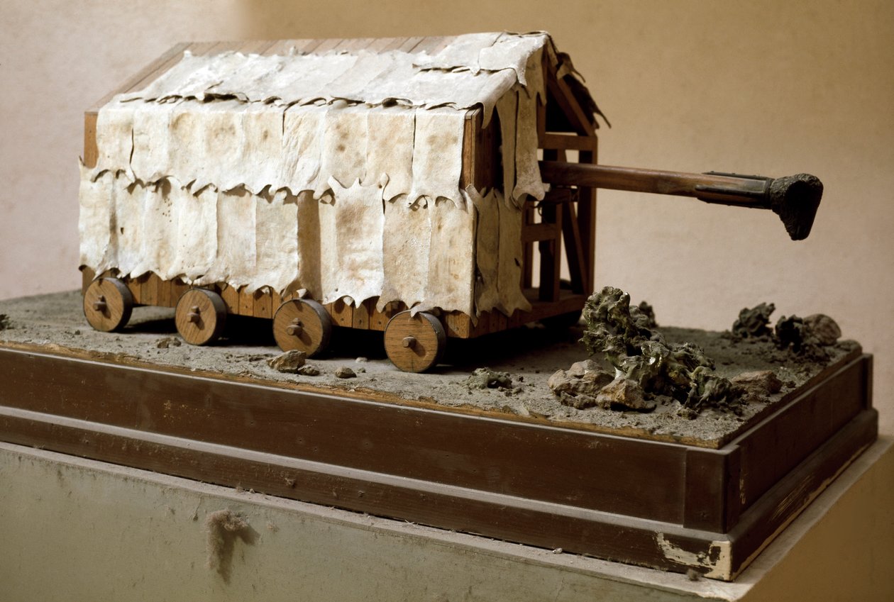 Reconstructie van een ram, een oorlogsmachine van Carthaagse oorsprong en later overgenomen door de Romeinse legionairs. Rome, Museo della Civilta Romana door Anonymous Anonymous