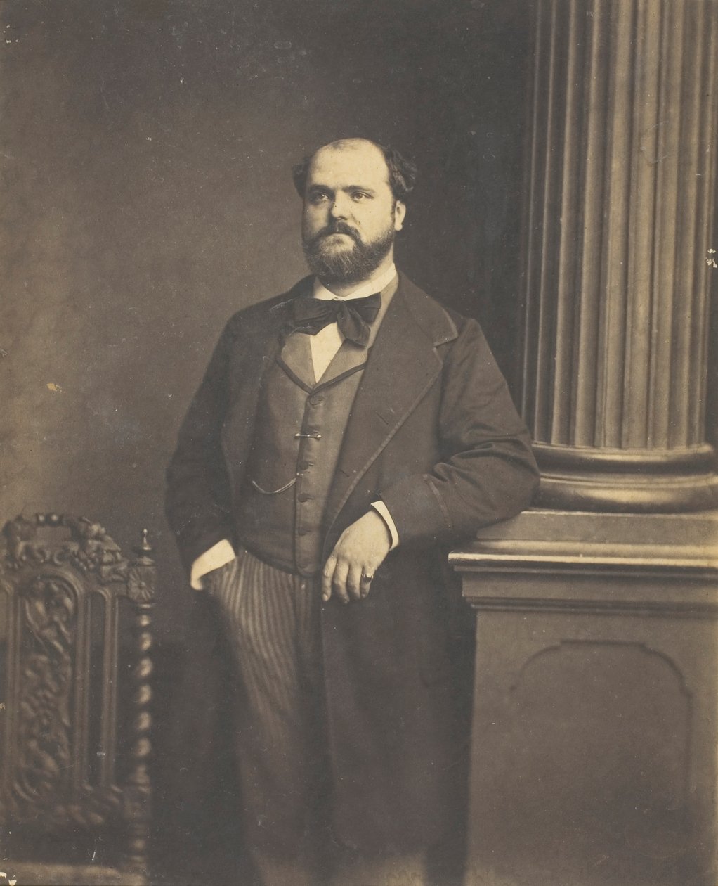 Zonder titel man staand, en face, 1855-1869 door Antoine Samuel Adam Salomon
