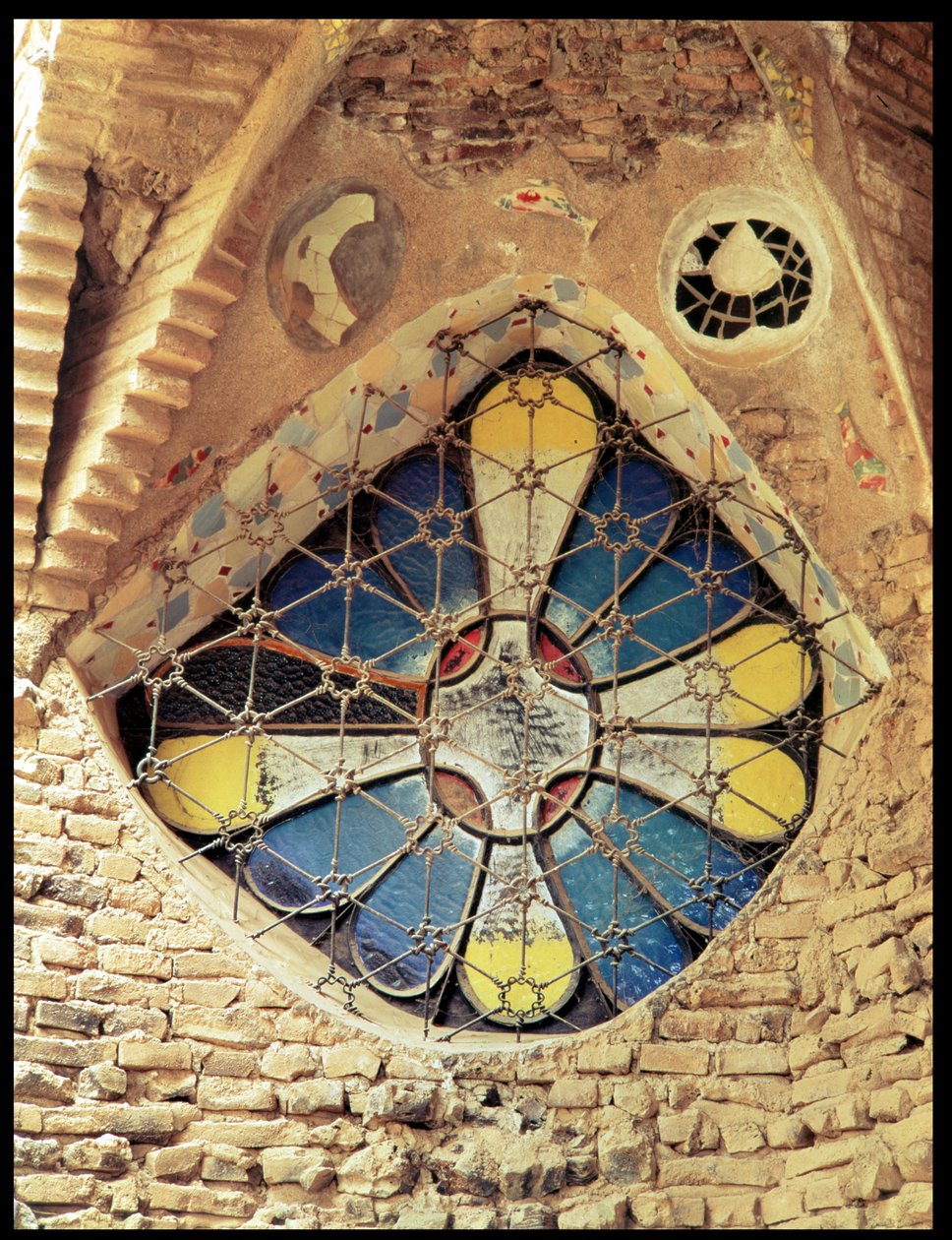 Glas-in-loodraam door Antonio Gaudi