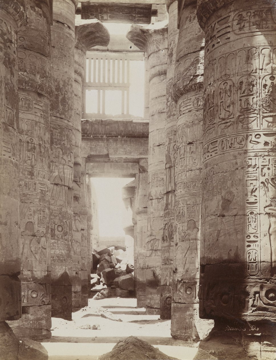Hypostyle Zaal in de Tempel van Karnak, uitzicht op de Hypostyle Zaal door Antonio Beato