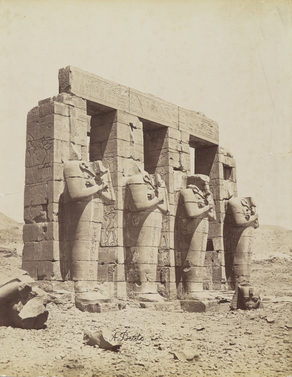 Ramesseum, Thebe, uitzicht op het zuidoosten van de Tweede Hof door Antonio Beato