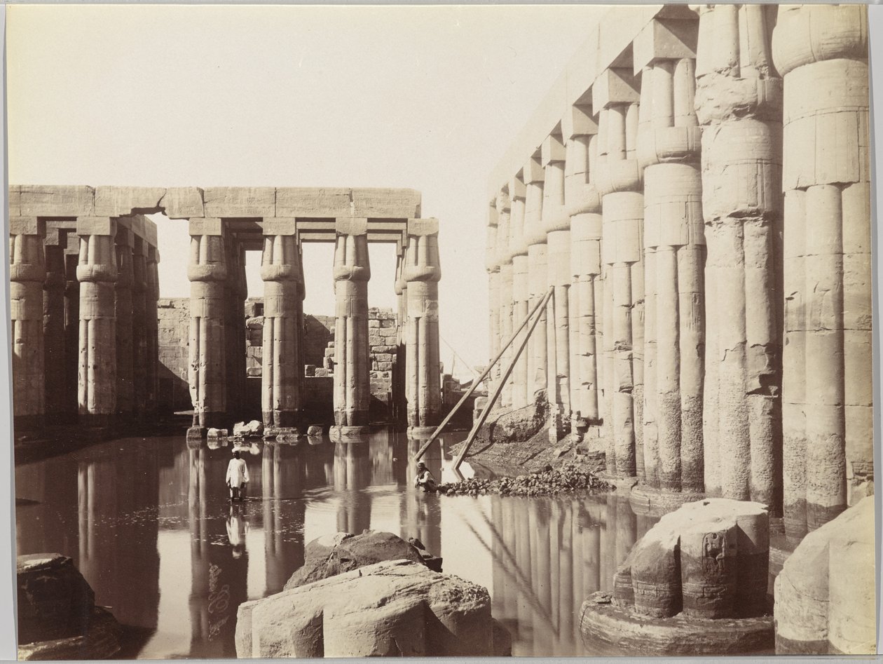Tempel van Luxor (zicht op de hof van Amenhotep III) door Antonio Beato