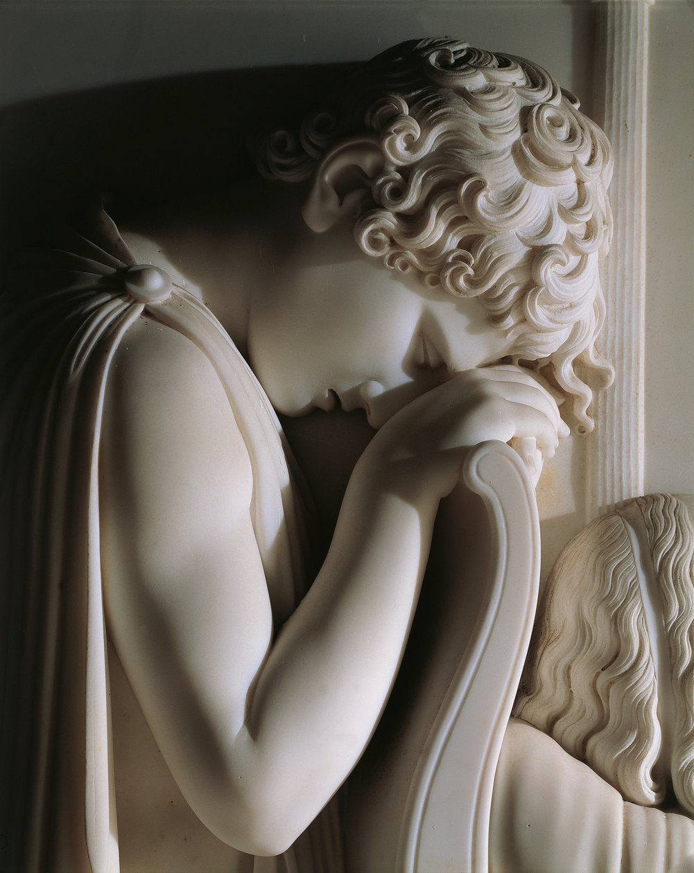 De Rouw van Gravin de Haro, door Antonio Canova, marmeren reliëf door Antonio Canova